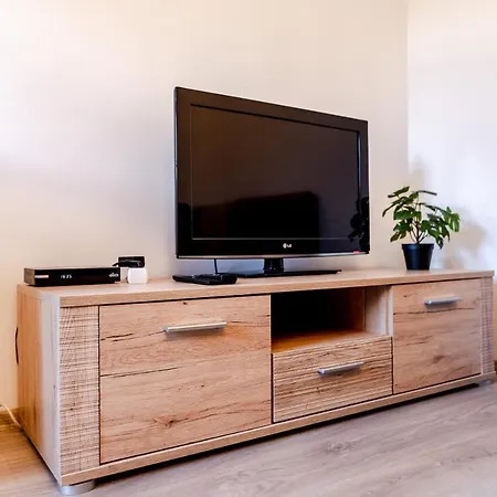 Contact Free With Free Parking *