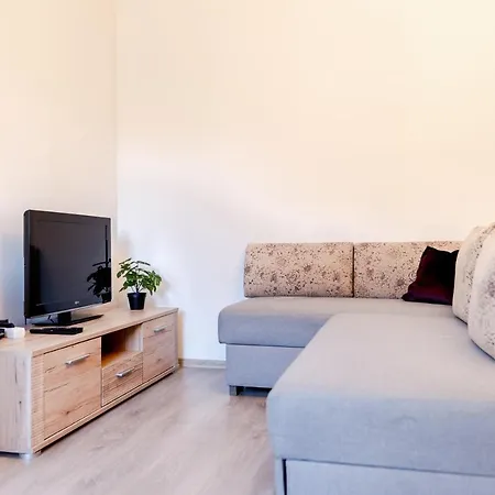 Contact Free With Free Parking