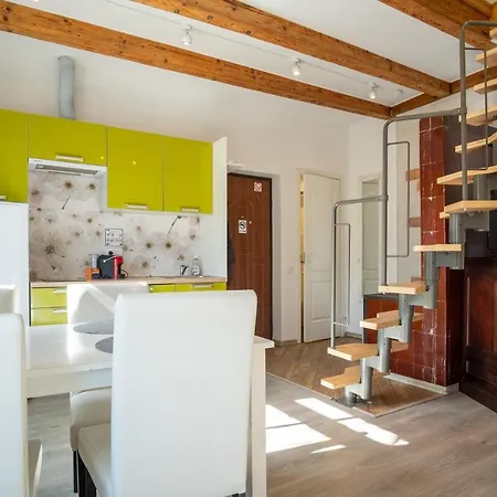 Contact Free With Free Parking Apartament