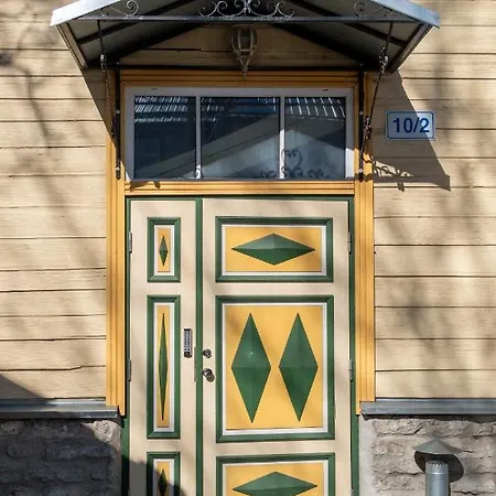 Contact Free With Free Parking Apartment *