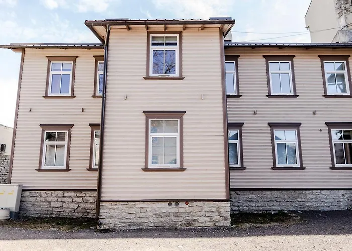 Contact Free With Free Parking Apartment *